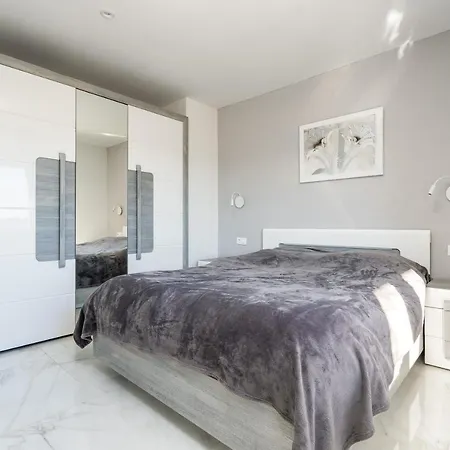Welcs 048 Emp Con Terraza Y Vistas דירה אמפוריבראבה